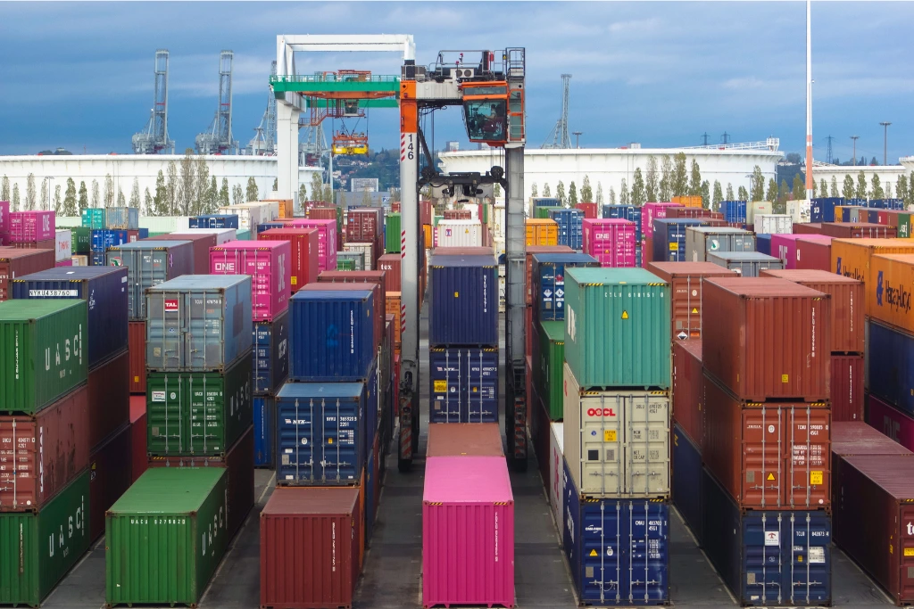 International freight and shipping